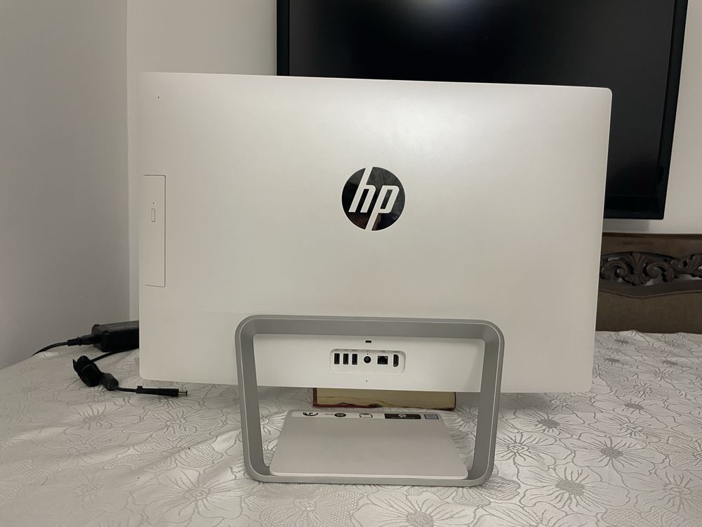 Моноблок HP Pavilion All-In-One