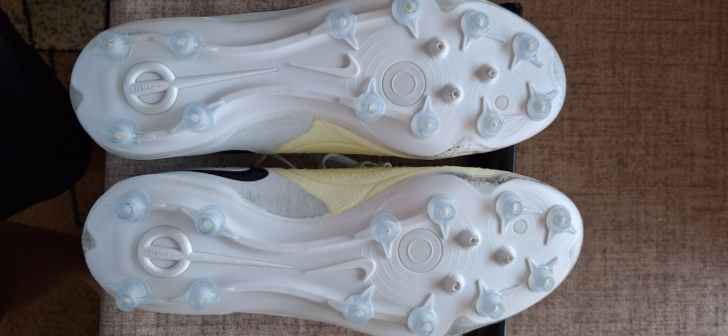 Nike Tiempo Legend 10 Pro AG
Nike Tie