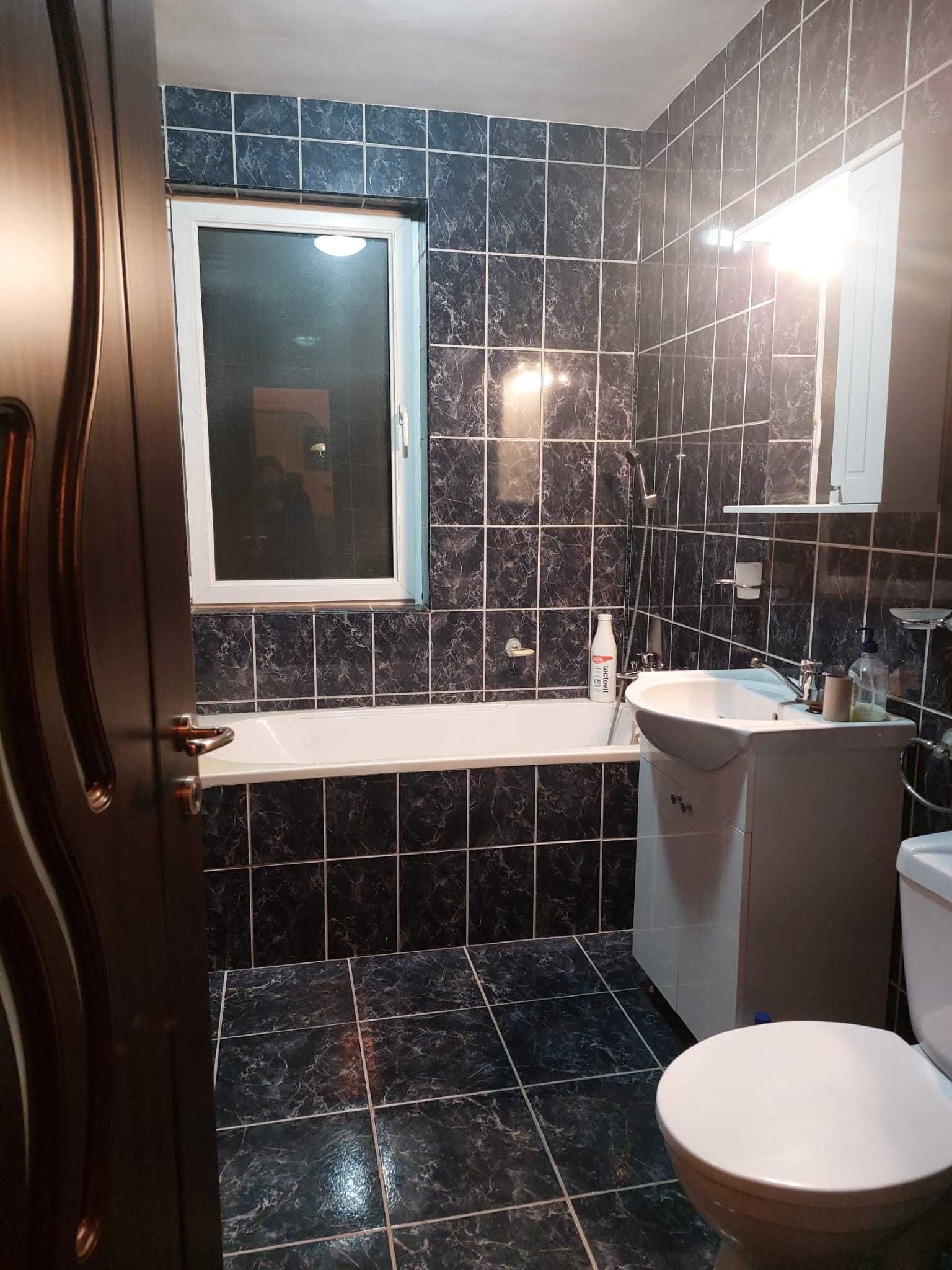 Vand apartament in Floresti