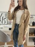 Тънък бежов шлифер тренч Bershka