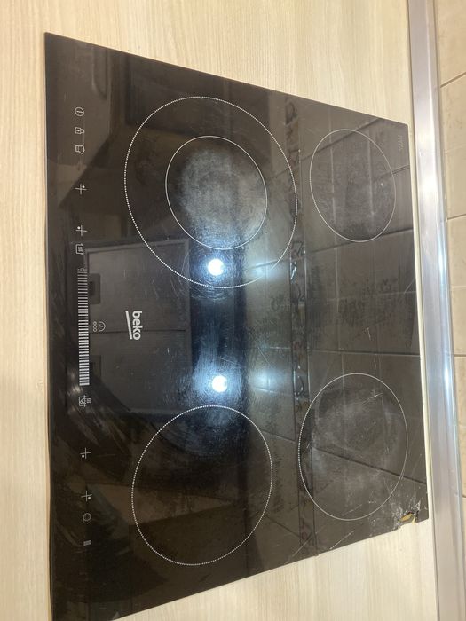 Plita electrixa BEKO, spartă