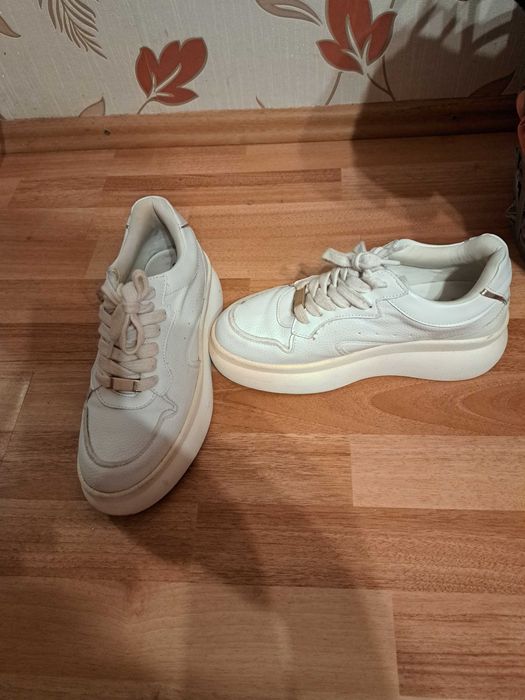 Vând încălțăminte pt femei