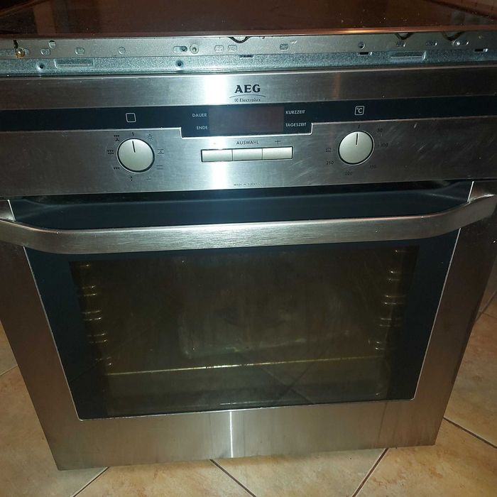 Фурна и котлони за вграждане - AEG