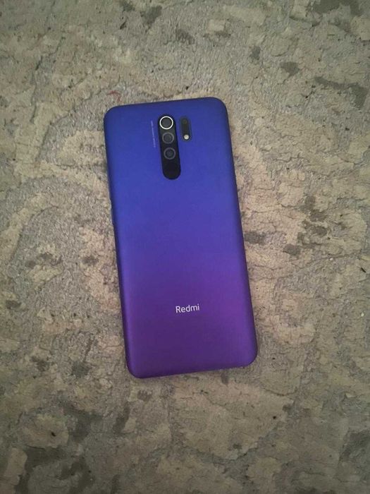 Продам телефон Redmi 9 в хорошем состоянии