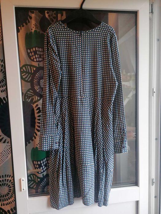 Rochie albastră cu aspect retro