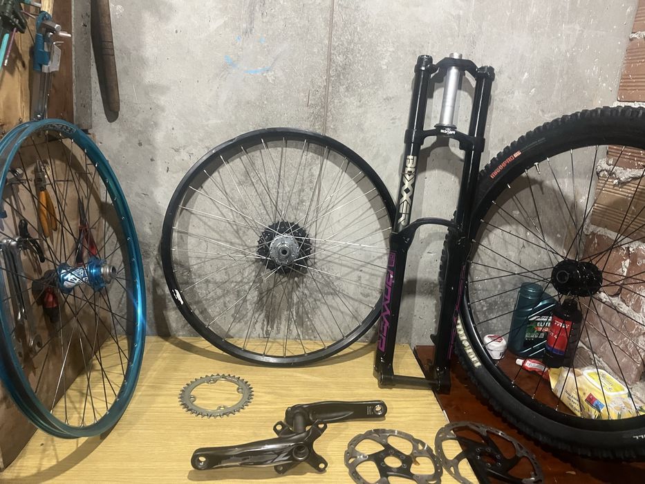 Dh части за колело вилка,капли,курбели,дискове