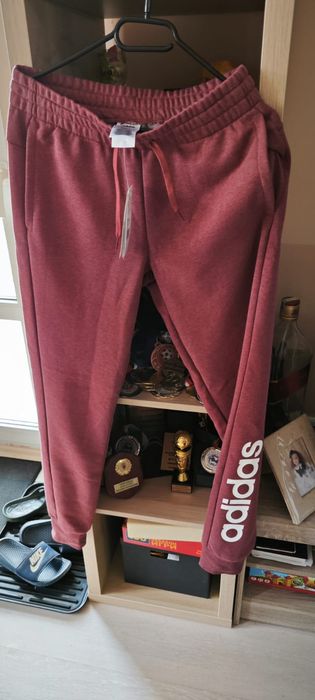 Спортен дамски екип"Adidas"