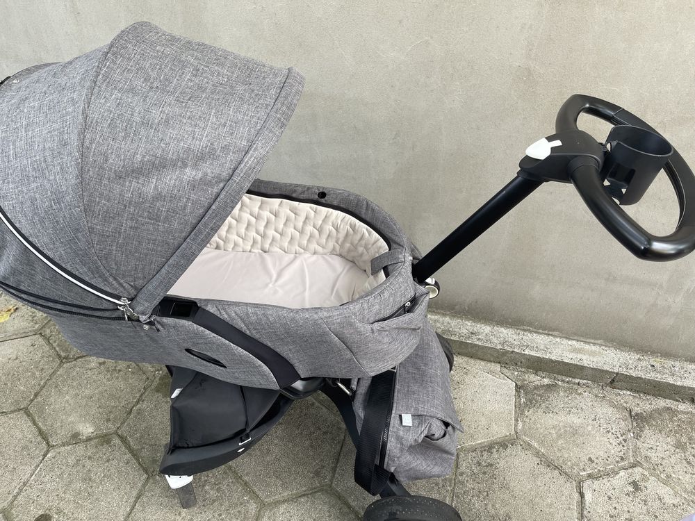 Бебешка количка Stokke