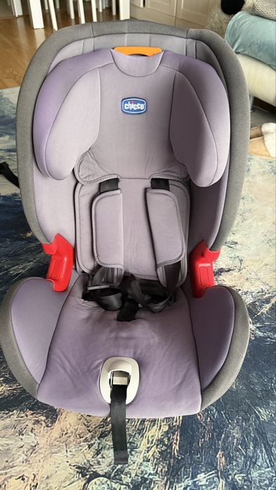 Scaun masina chicco younivers fix 9-36 kg