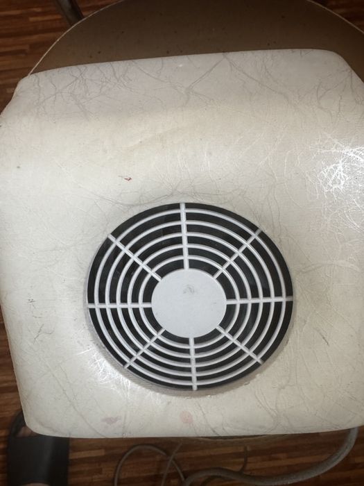 Для маникюра лампа вытяжка