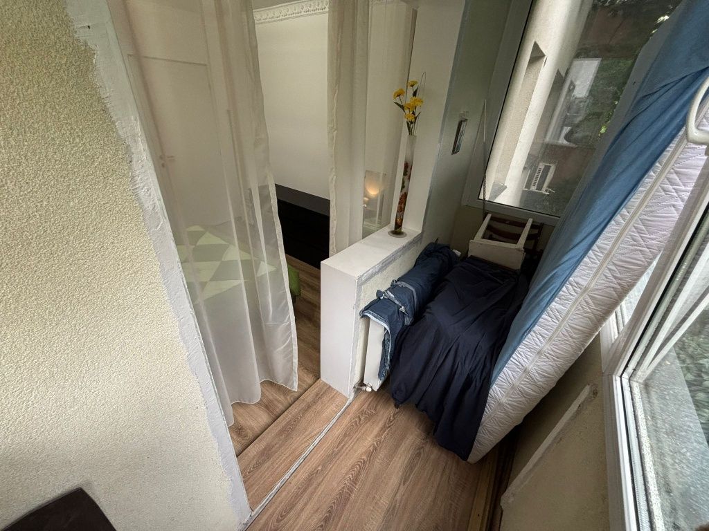 Vând urgent apartament 2 camere, Teiul Doamnei, mobilat și utilat.