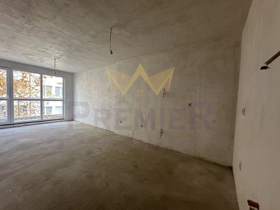 Продава се Тристаен апартамент в Варна, Погреби - 94 кв.м за 1703 €/кв.м - Снимка #1