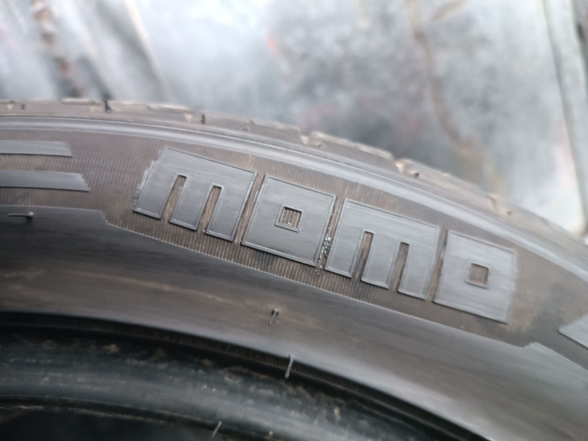 225/45/17 Momo Дот 1220