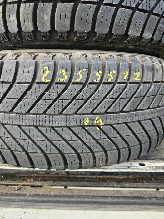 Гуми 235/55/17 2броя Всесезонни