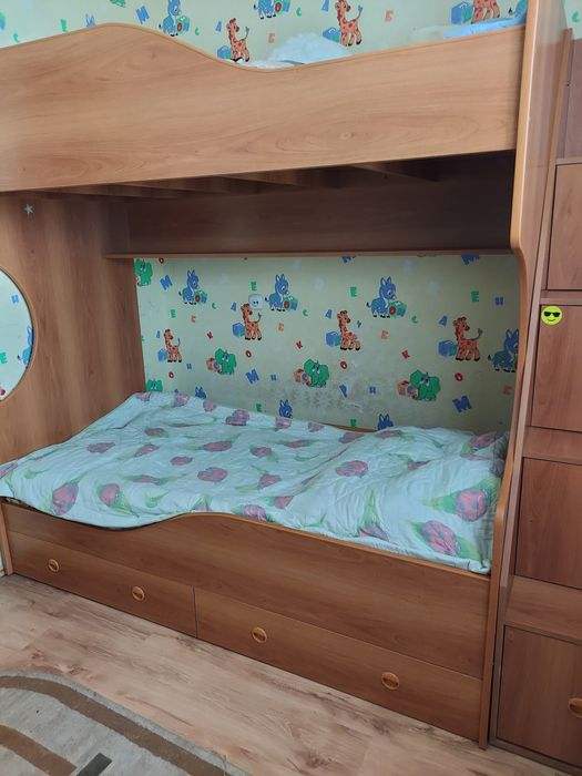 Двухярусная кровать