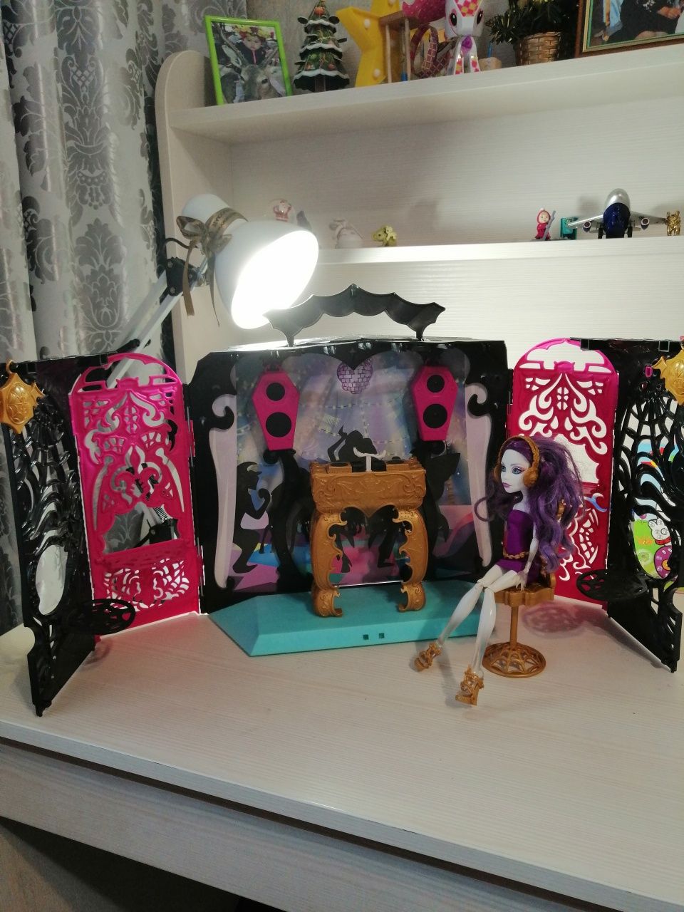 Продам Куклу Spectra Vondergeist Monster High с муз. mp3 сценой