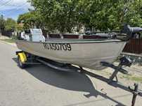 Vind barca QuickSilver 500SF Aluminium cu motor si peridoc