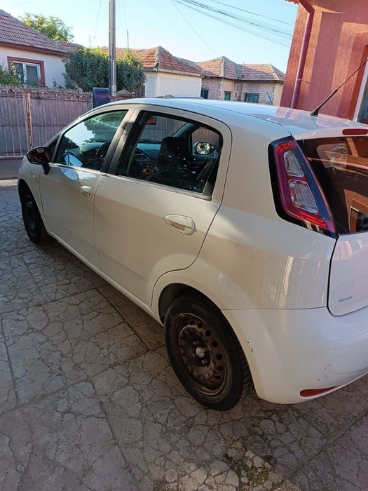 Vând fiat punto 2013