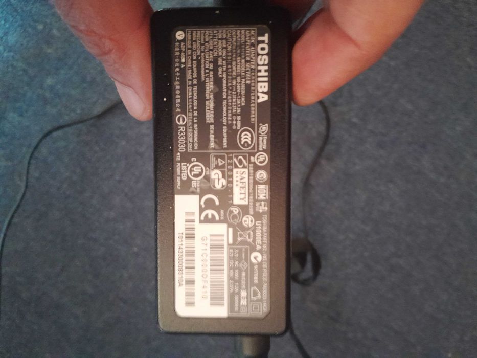 Laptop Toshiba I3 Quad Core/SSD 240GB/Ram 8GB DDR3/ 15.6 Inch/Cam HD