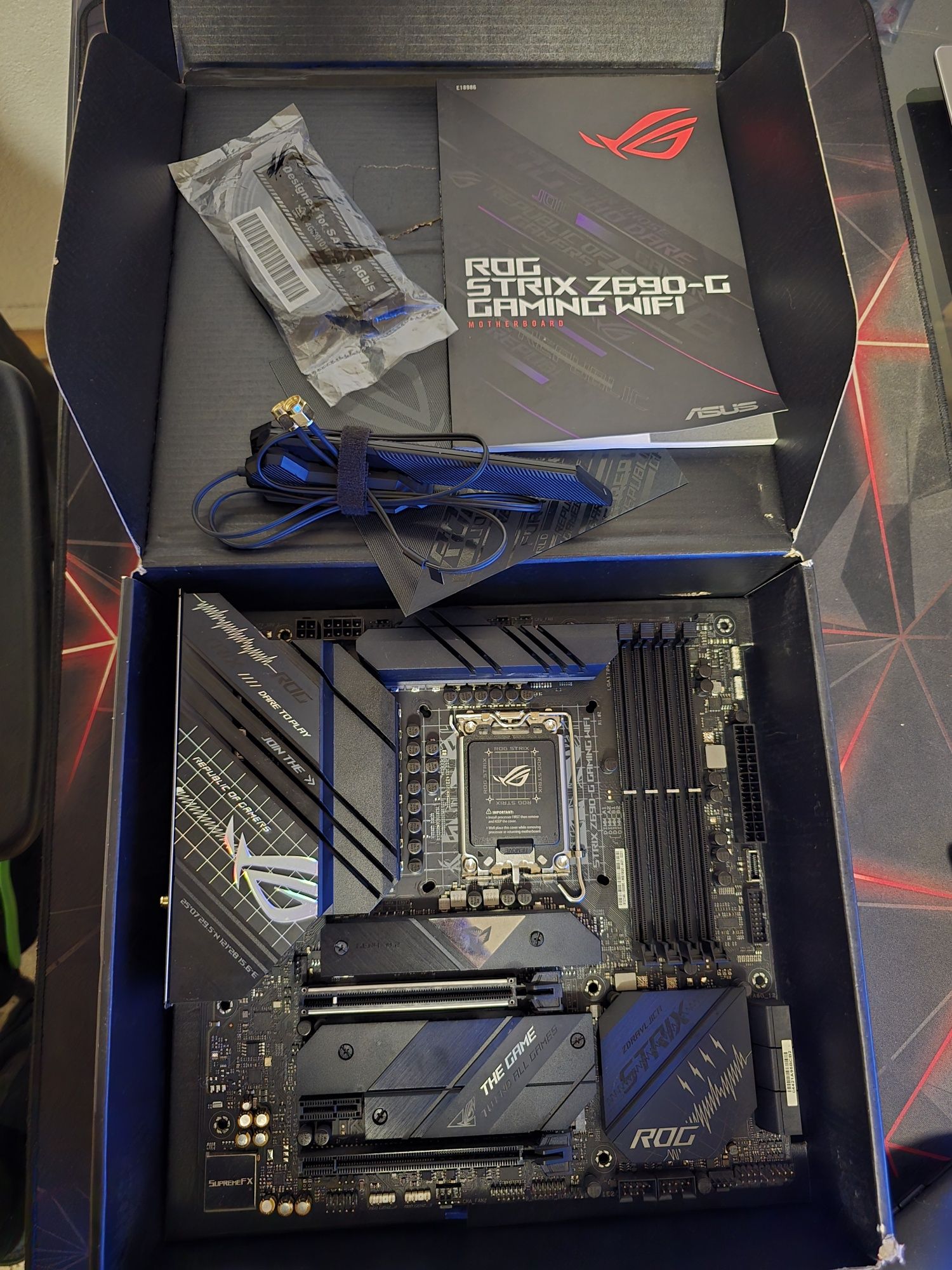 Дънна платка ROG STRIX Z690-G GAMING WIFI DDR5 LGA1700