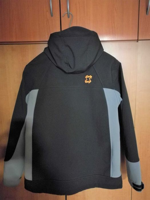 Jacheta Softshell cu gluga