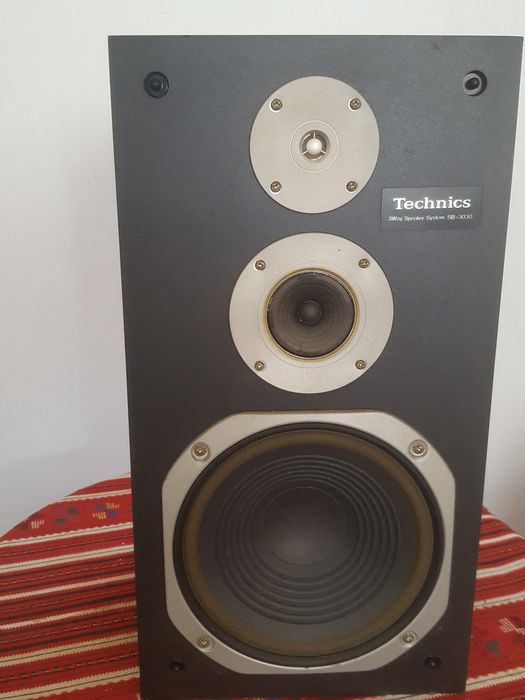 2 Boxe Technics.Japan..model SB 3030.