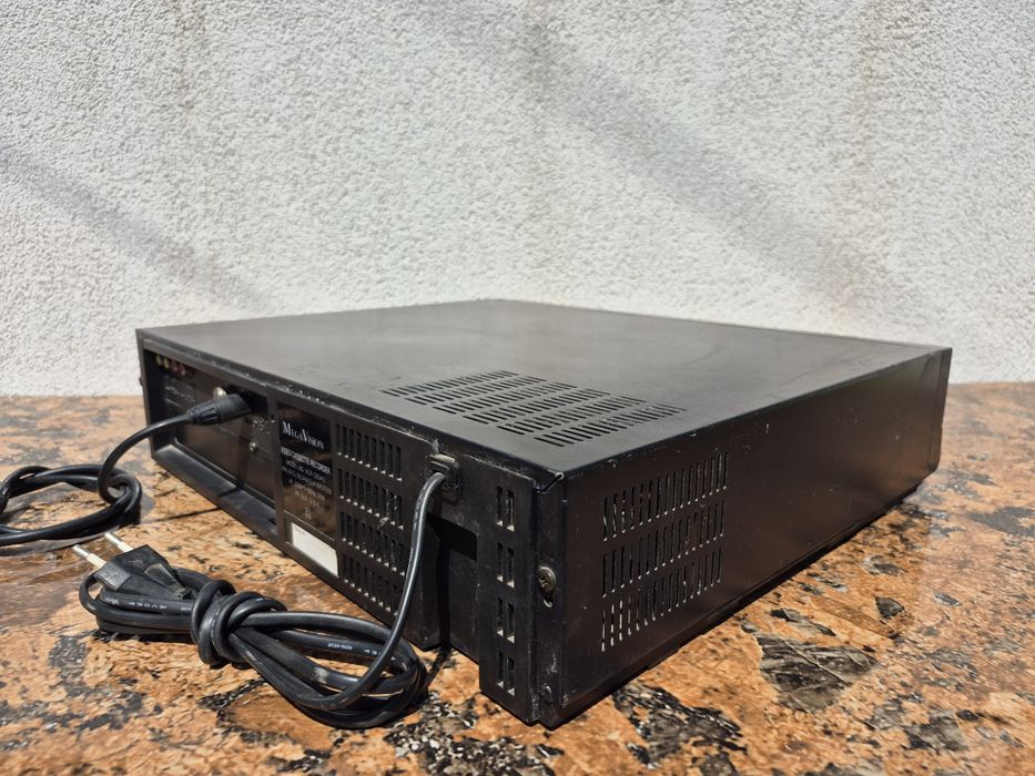 Vand video marca Megavision model VCR-33DAD,made in japan 

- video ca