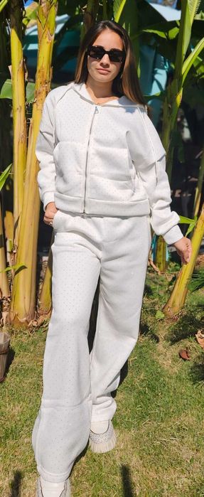 Дамски Топъл  Комплект в бял цвят