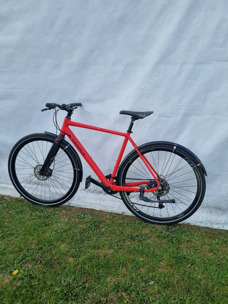 Bicicleta Orbea City 2023 Cube Bulls