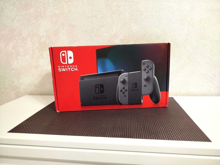 Nintendo Switch в коробке