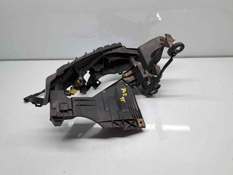 Suport far stanga Audi A4 (8K2, B8.5) Facelift [Fabr 2008-2015] 8K0805