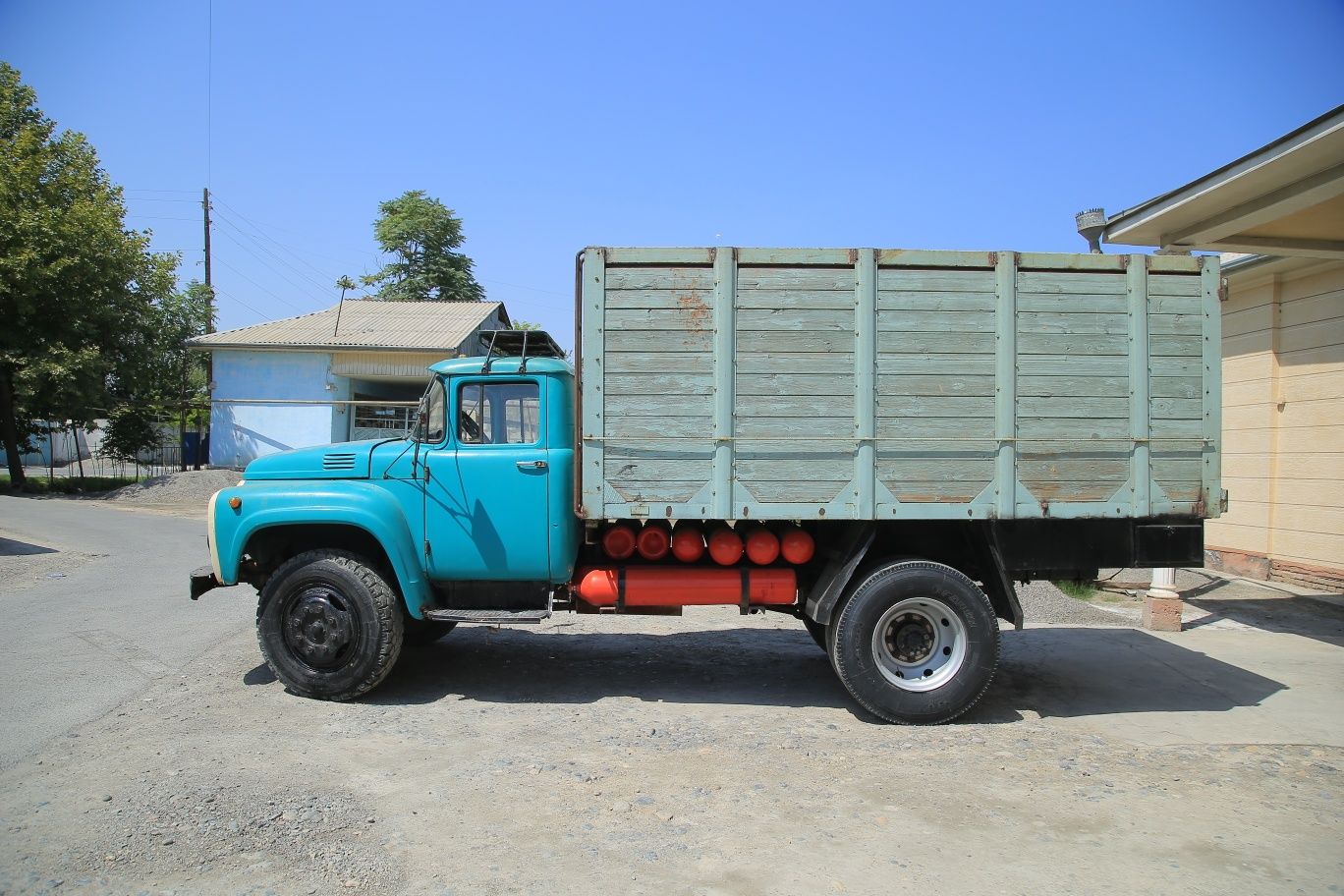 Zil 130 bortli holati ideal