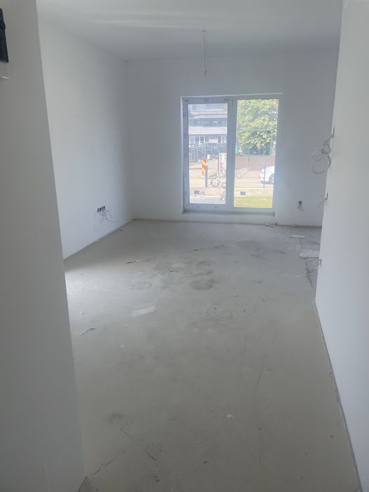 Vand casa Sub-Coasta (in spate la OMV)