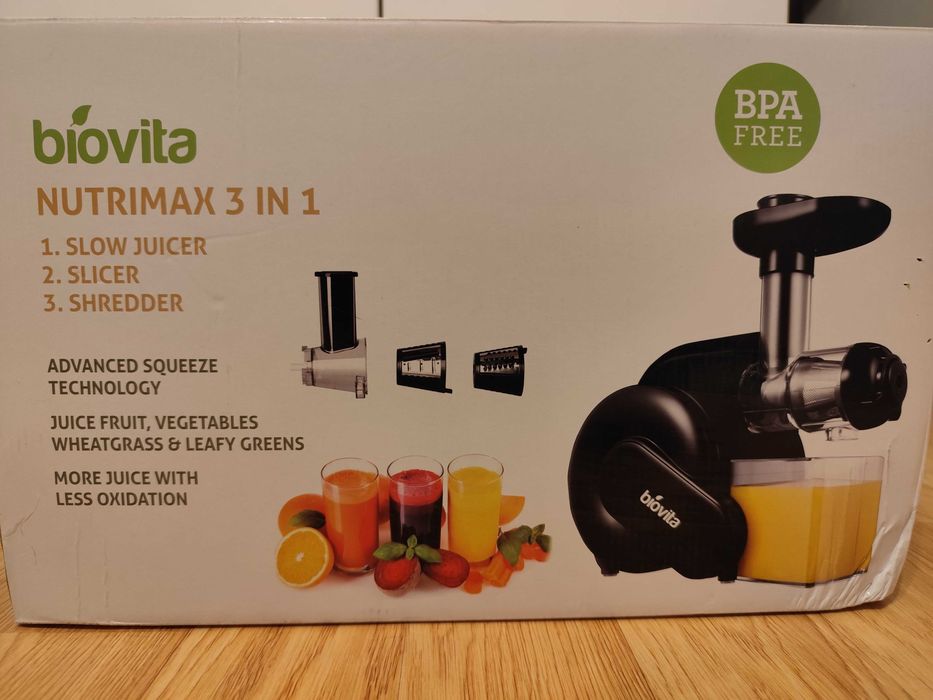 Vând storcător de fructe Biovita