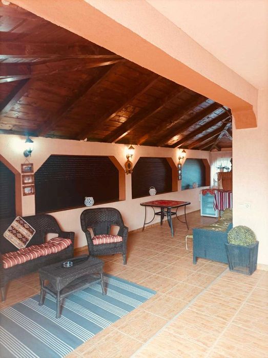 Vând Casa 5 camere si alte dependințe