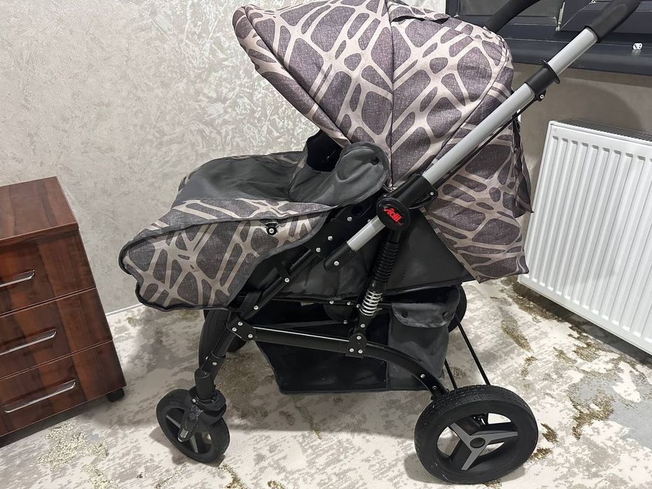 Kolyaska orginal, 1. 2 ishlatilgan lekin yangi baquvvat