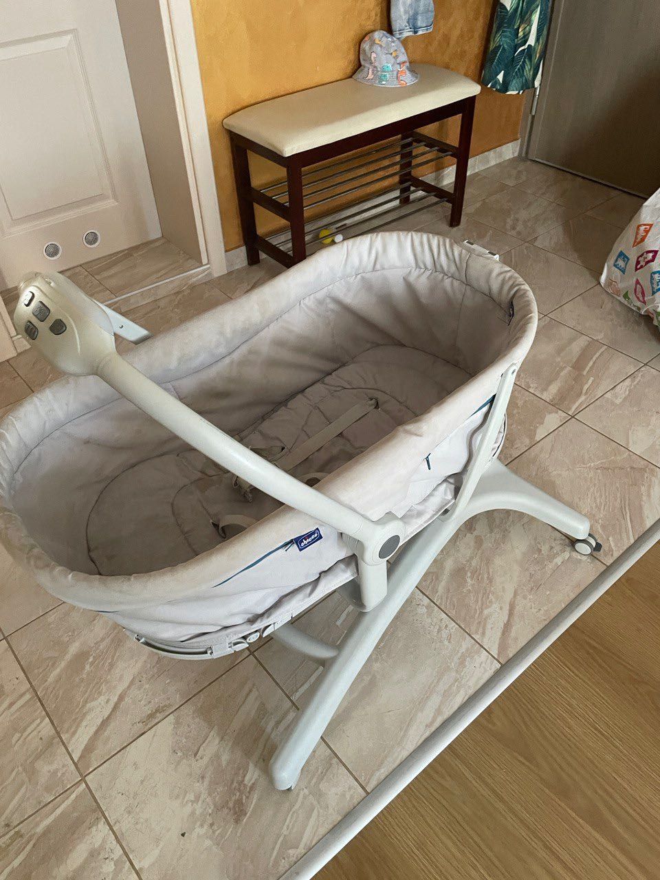 Chicco Myлтифyнкциoнaлнo кoшчe Baby Hug 4 в 1 за 180 лв.