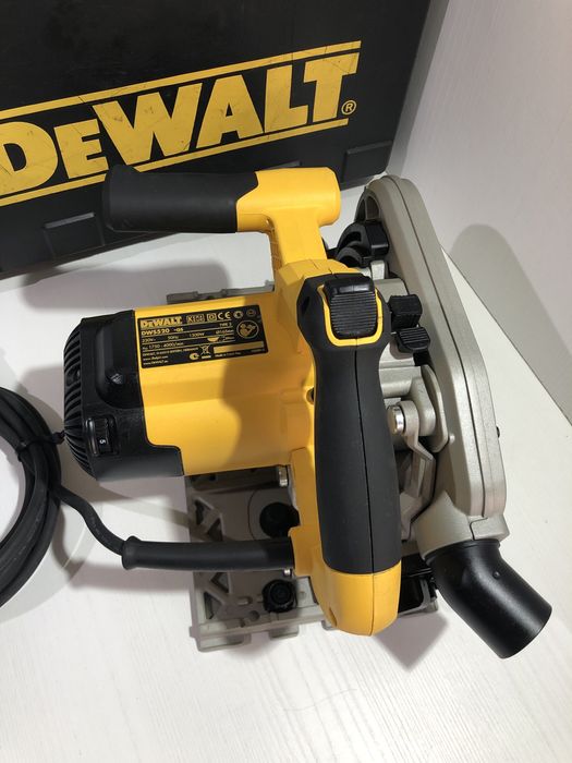 Circular cu plonjare DeWalt DWS 520