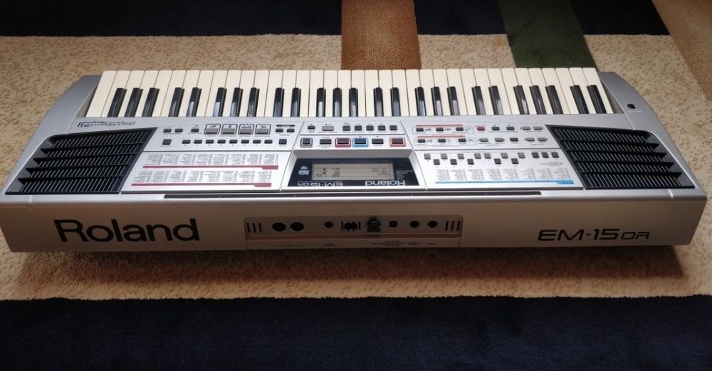 Roland M-15 OR sintizator yangi