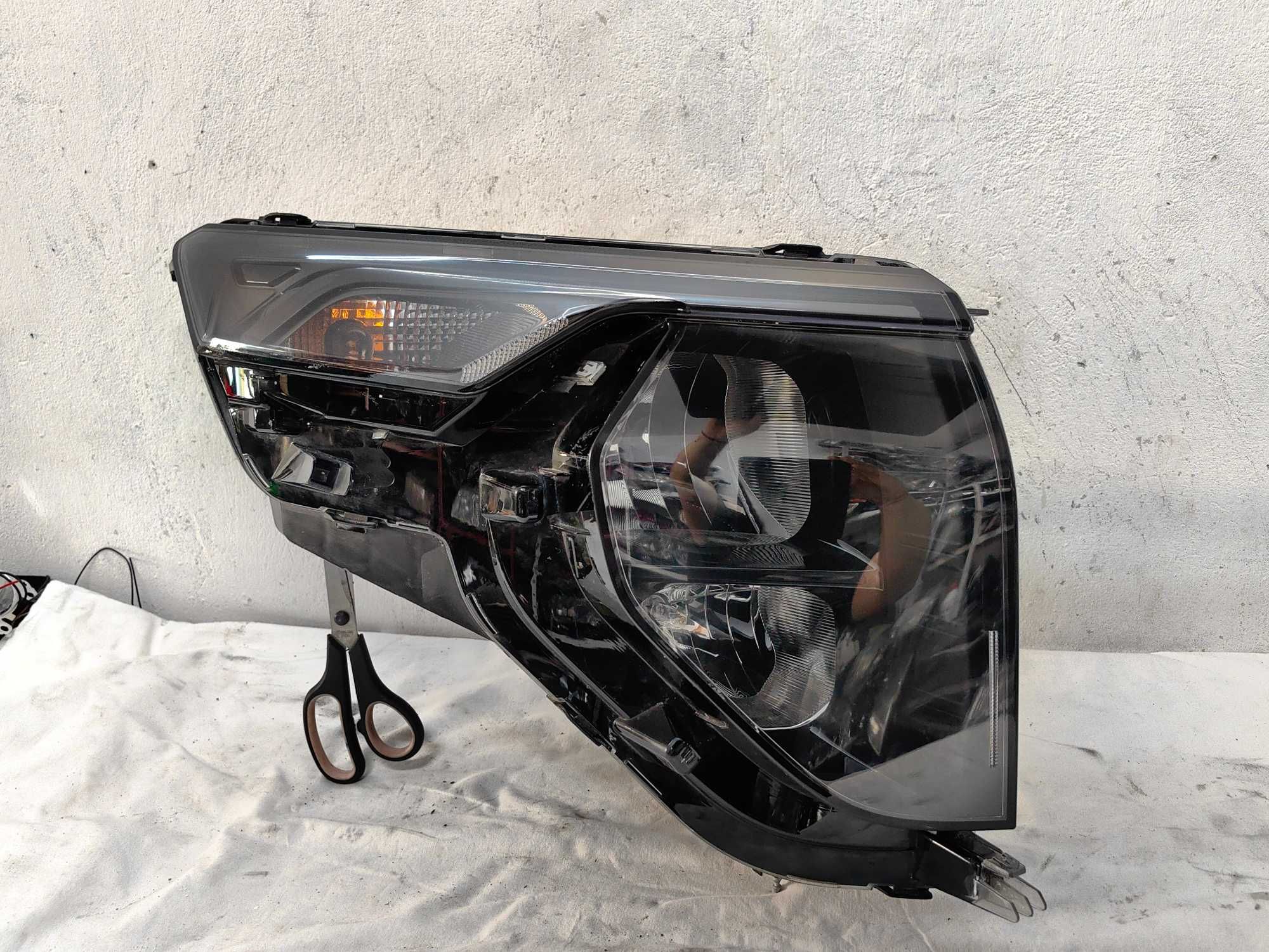 Оригинален фар Форд Ford Transit Tourneo Courier