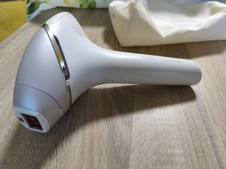 Фотоепилатор Philips Lumea Prestige BRI953/00