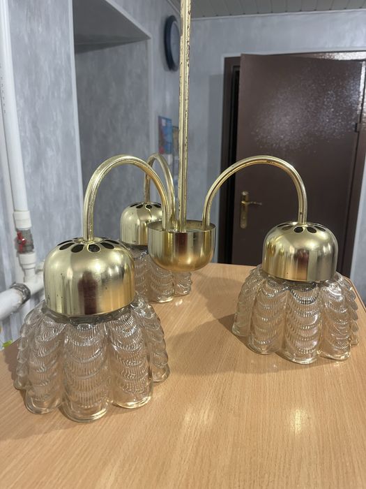 Продам люстру старинная . Вроде хрустальная