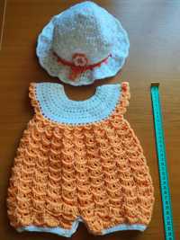 Costumase tricotate pentru bebeluși