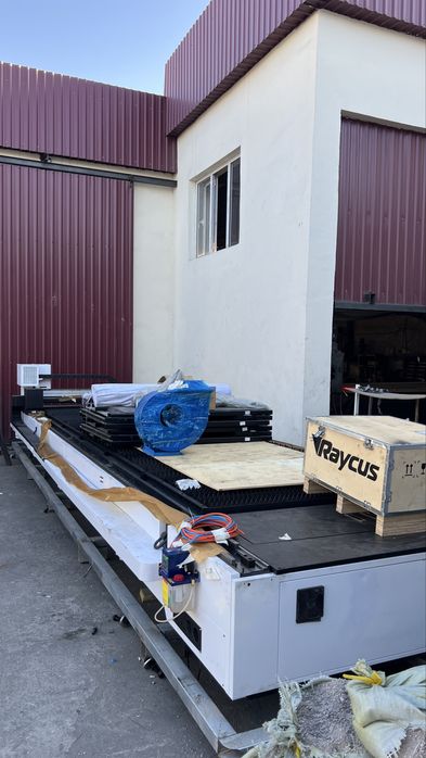 Лазерный станок для резки металла от официального дилера SENFENG PRO