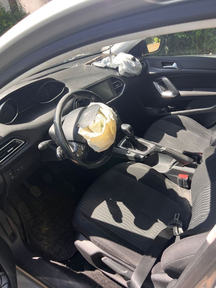 Peugeot 308 avariat 2016