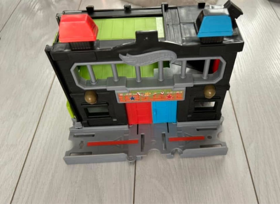 Hot Wheels City - Toxic Creatures, Sectie de politie