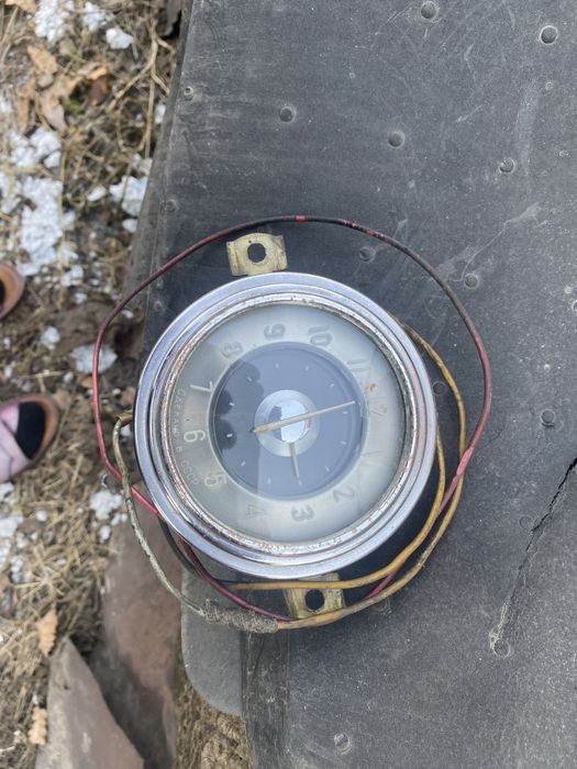 Часы автомобильные