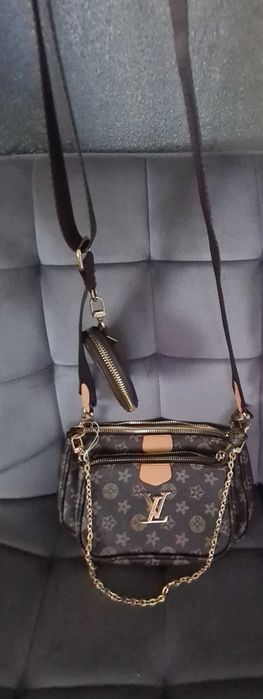 Geanta dama  stil posts