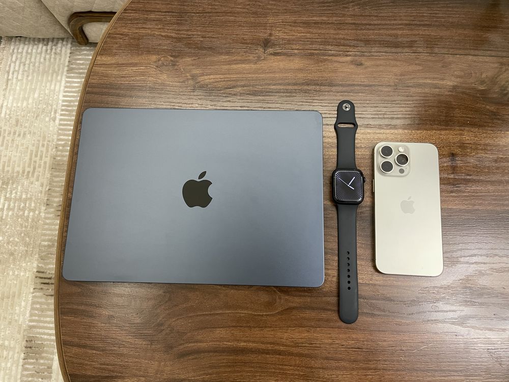 Makbook iWatch 8 45 15 pro max