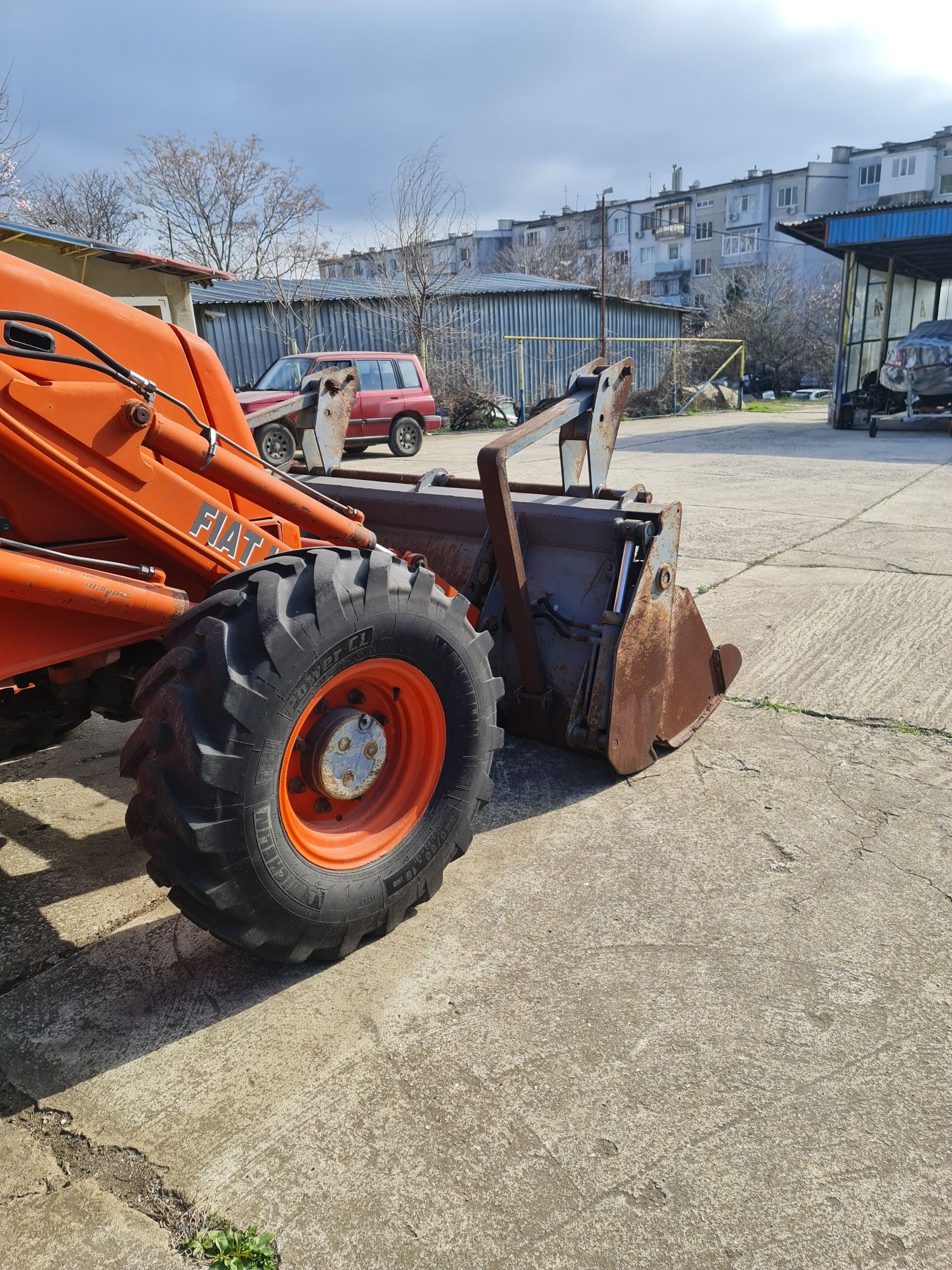Комбиниран БАГЕР -NEW H0LLAND  FB-110